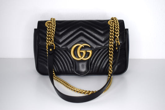 Gucci Marmont Flap Bag Matelassé Leder Schwarz Gold