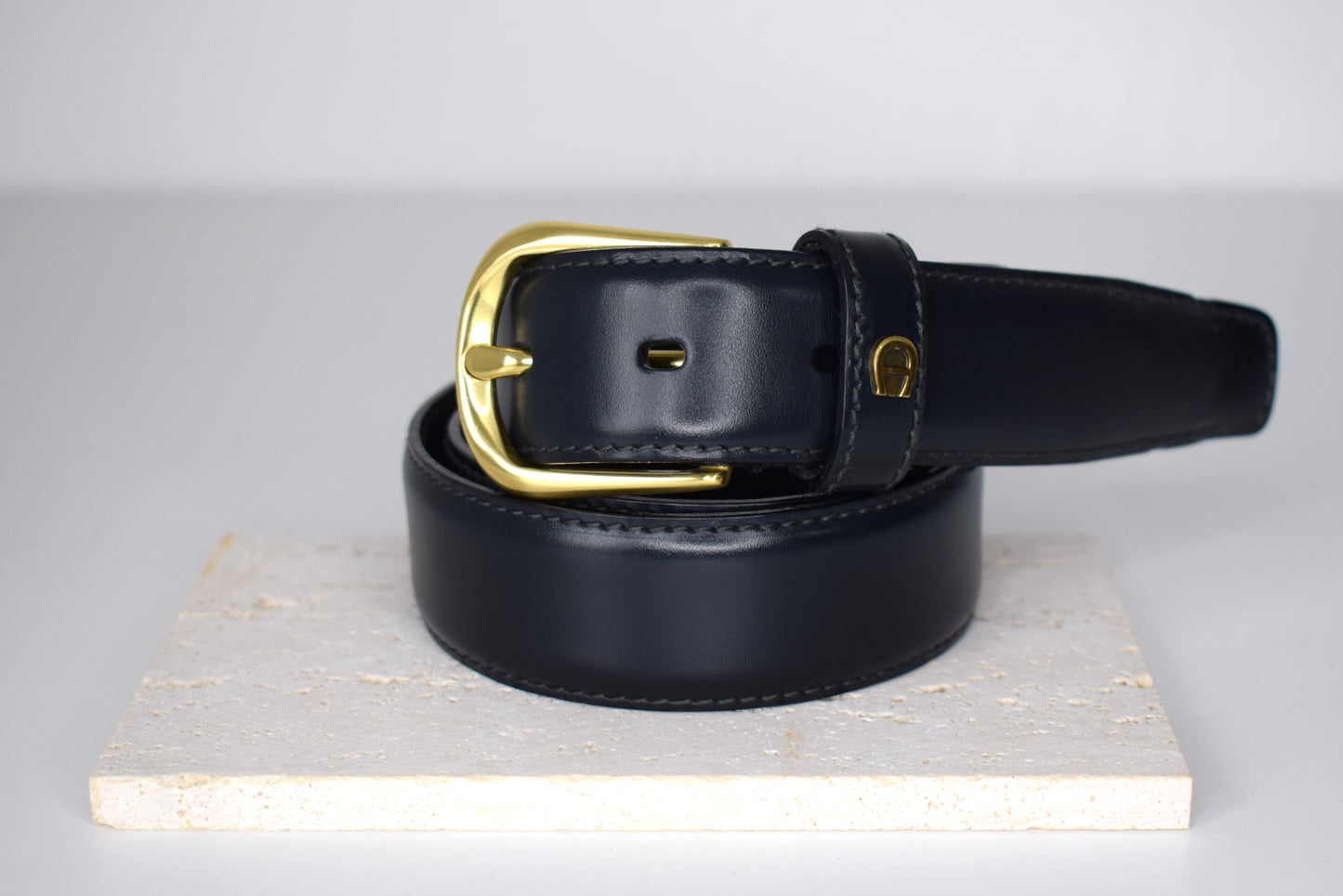 Aigner Gürtel Dunkelblau Gr. 75 / 3 cm Gold