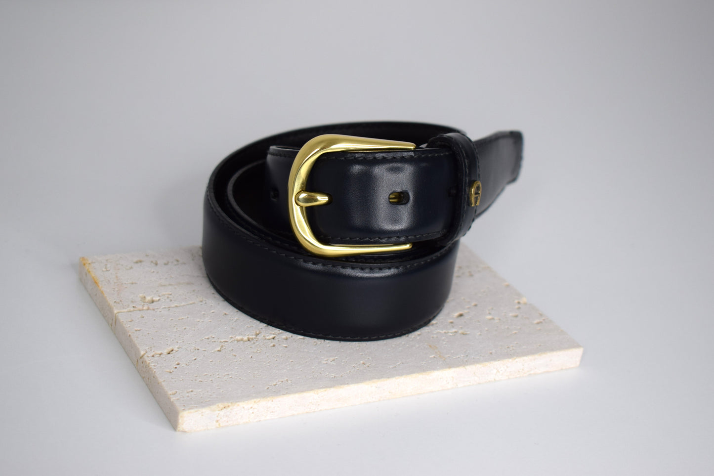 Aigner Gürtel Dunkelblau Gr. 75 / 3 cm Gold