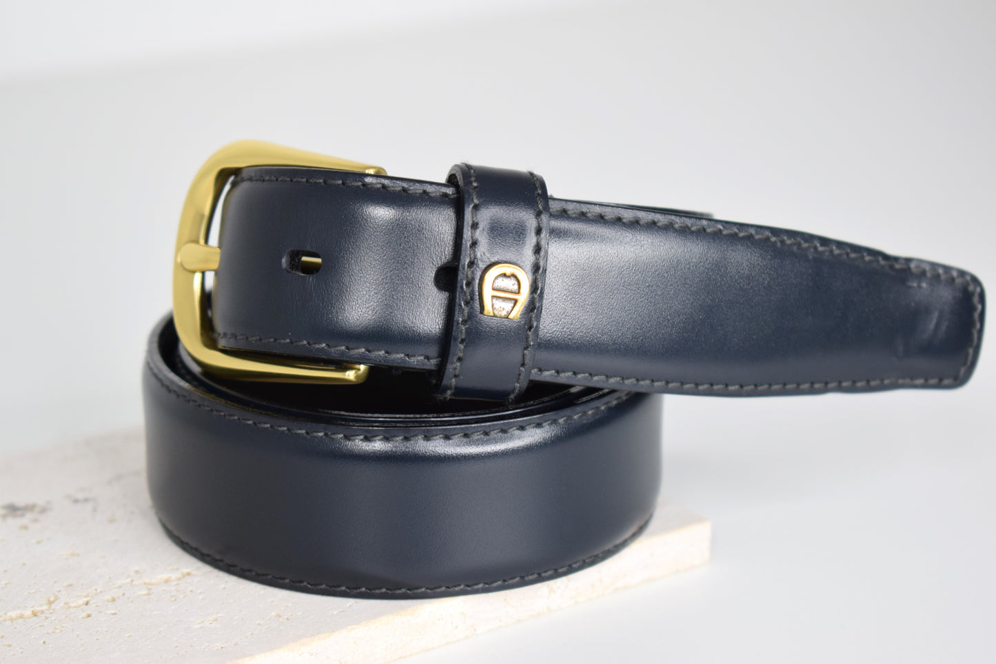 Aigner Gürtel Dunkelblau Gr. 75 / 3 cm Gold