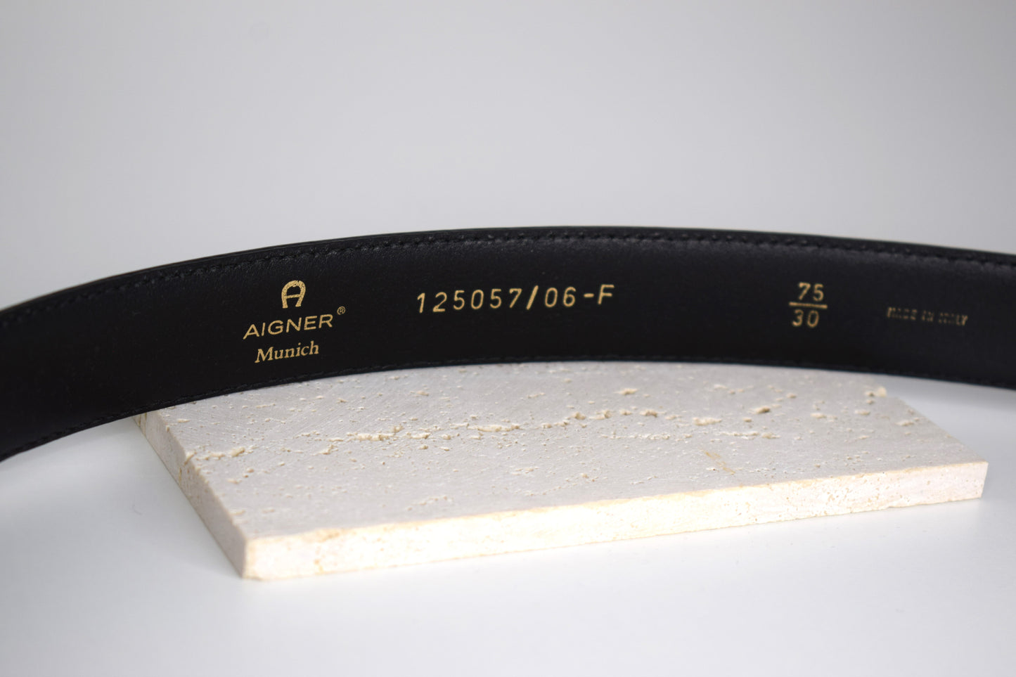Aigner Gürtel Dunkelblau Gr. 75 / 3 cm Gold