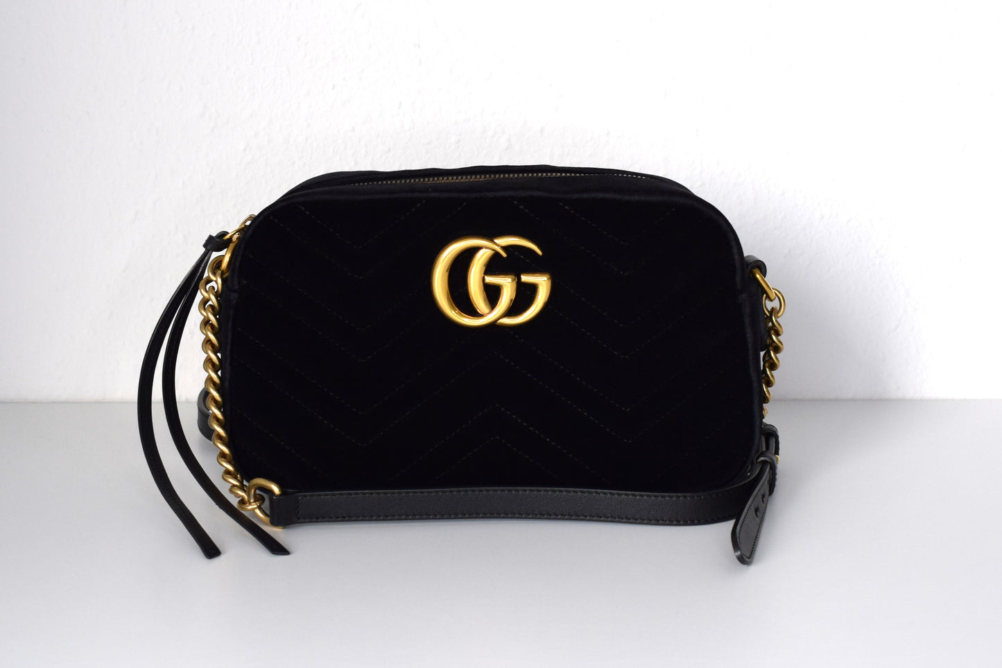 Gucci Marmont Samt Crossbody Bag Schwarz Gold