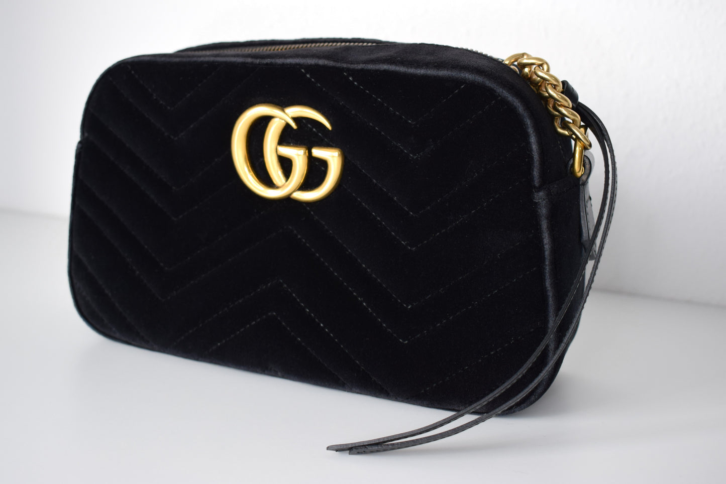 Gucci Marmont Samt Crossbody Bag Schwarz Gold