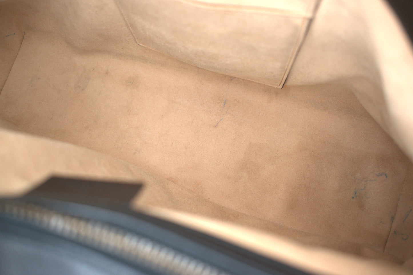 Gucci Marmont XXL Flap Bag Leder Schwarz Gold