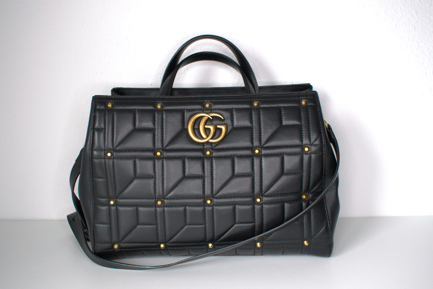 Gucci Marmont Tote Studded Matelassé Bag Schwarz Gold