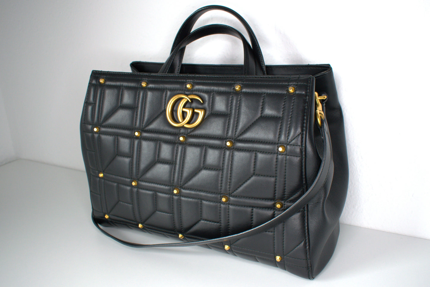 Gucci Marmont Tote Studded Matelassé Bag Schwarz Gold
