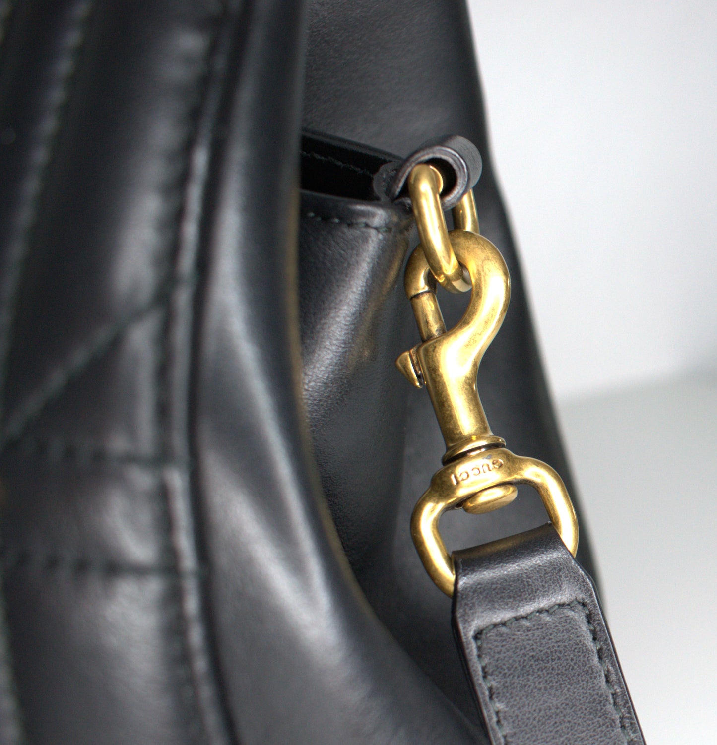 Gucci Marmont Tote Studded Matelassé Bag Schwarz Gold