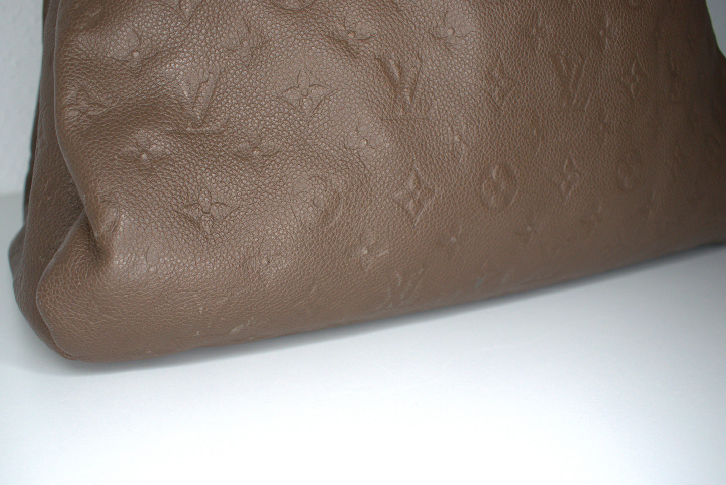 Louis Vuitton Artsy MM Empreinte Leder Braun