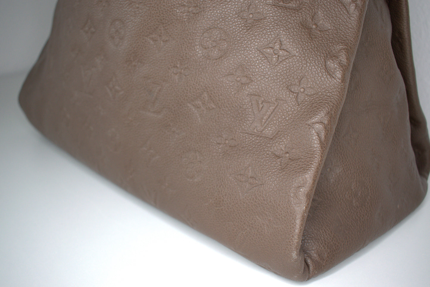 Louis Vuitton Artsy MM Empreinte Leder Braun
