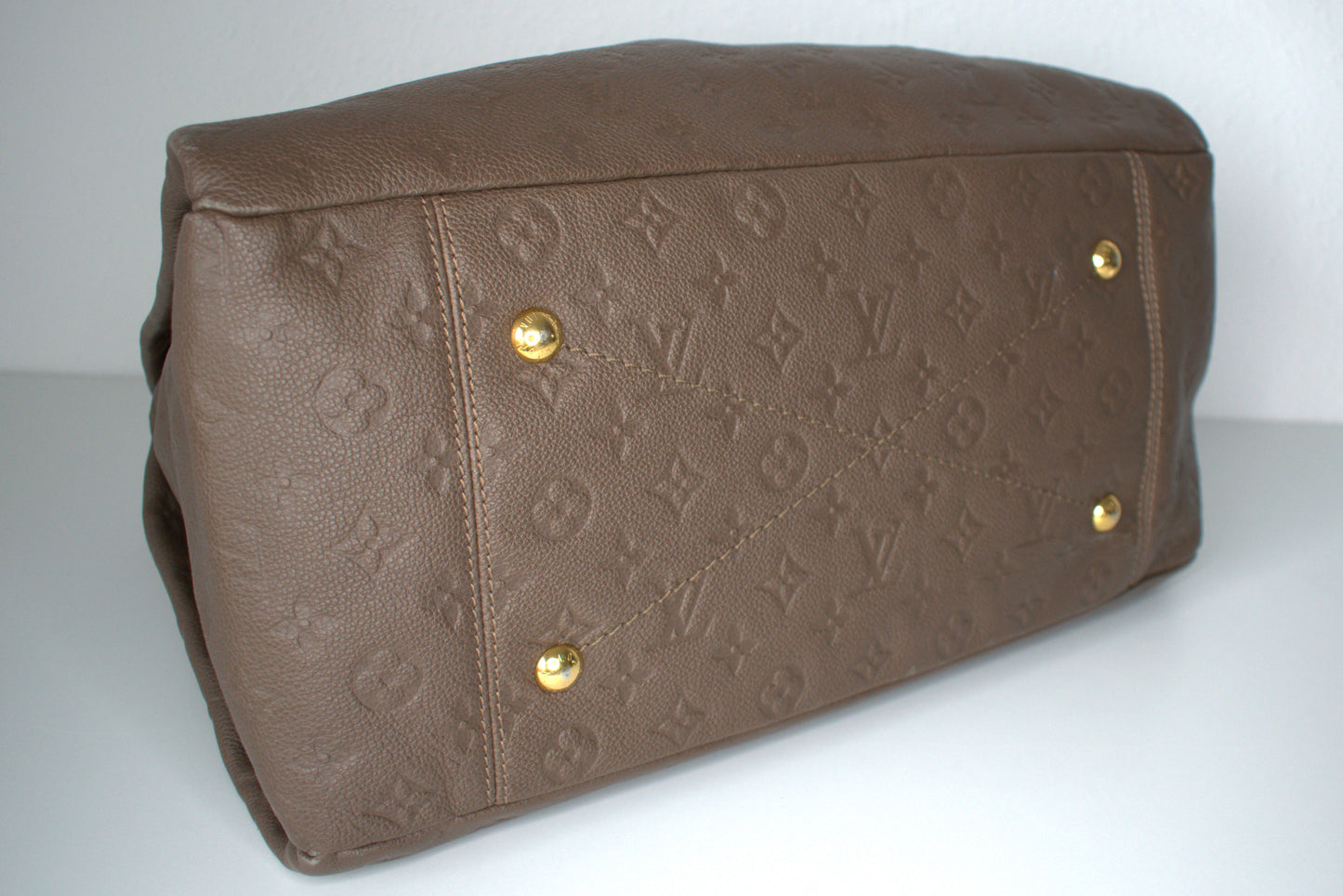 Louis Vuitton Artsy MM Empreinte Leder Braun
