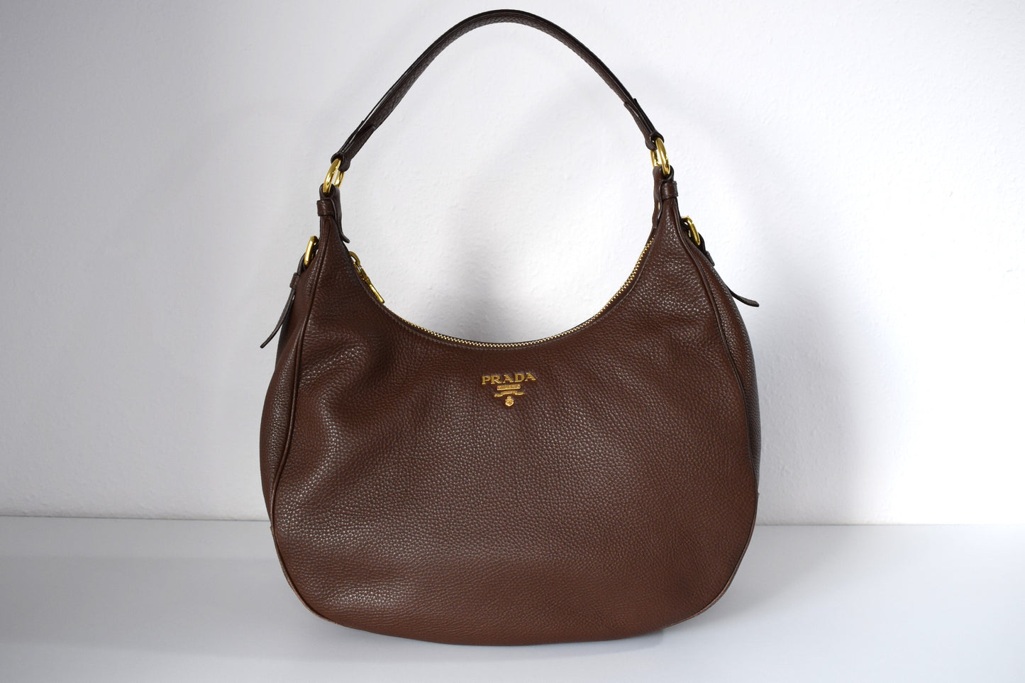 Prada Vitello Daino Hobo Bag Schultertasche Braun Leder Gold