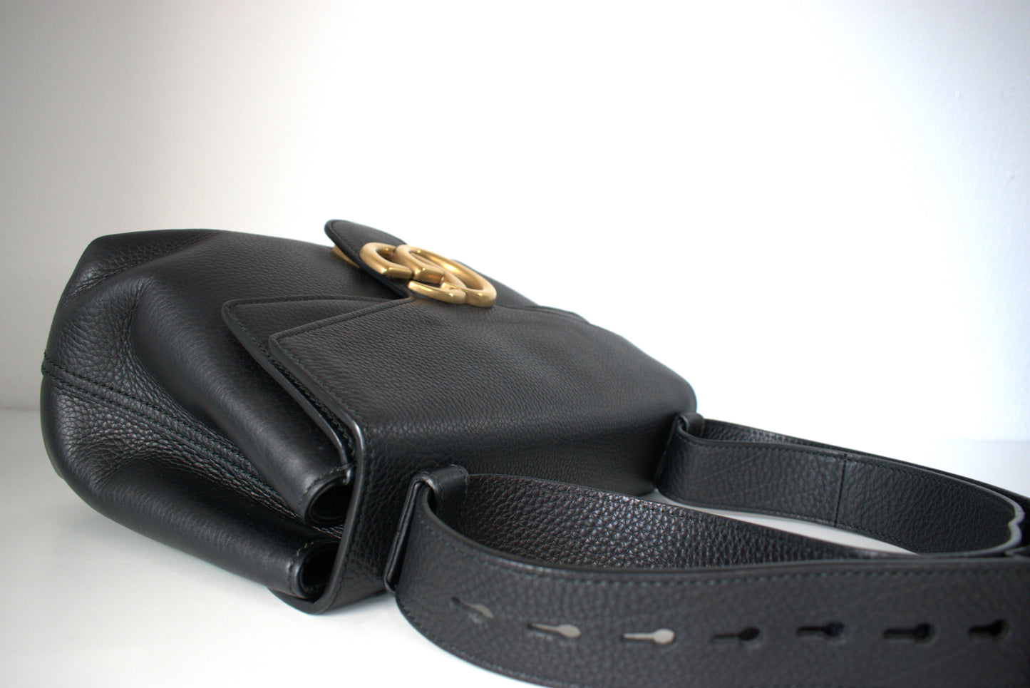 Gucci Marmont Schultertasche Schwarz Leder Gold