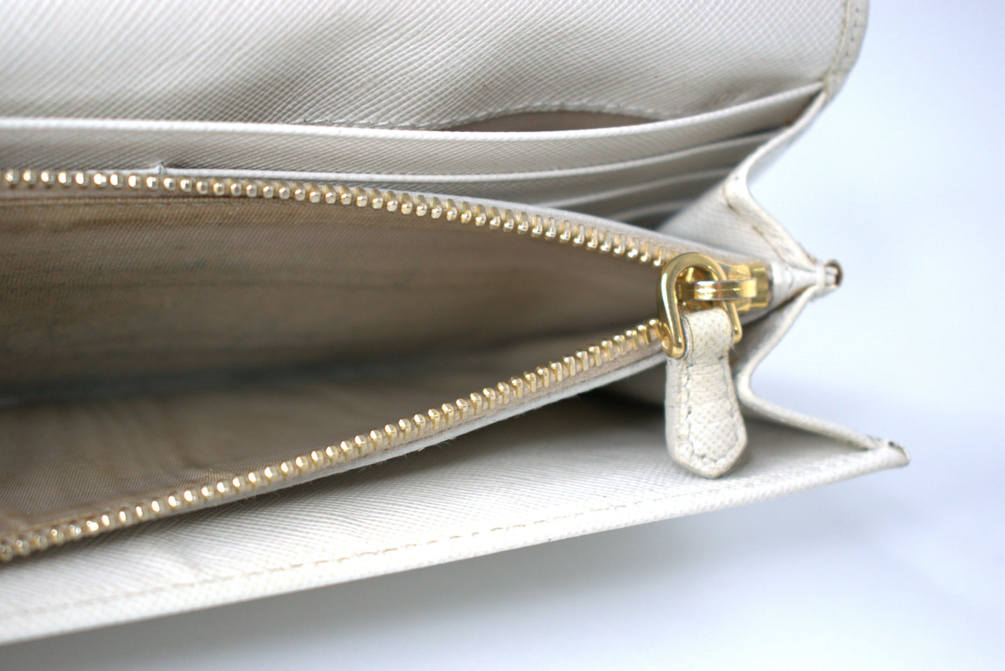 Prada Geldbörse Saffiano-Leder Beige mit gelben Blüten