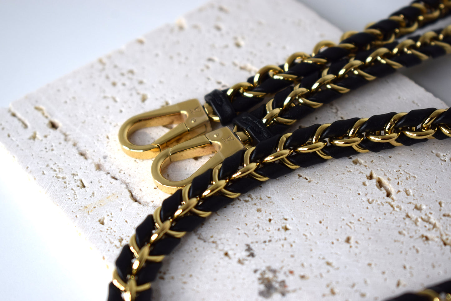 Louis Vuitton Schulterriemen Gold Leder Schwarz