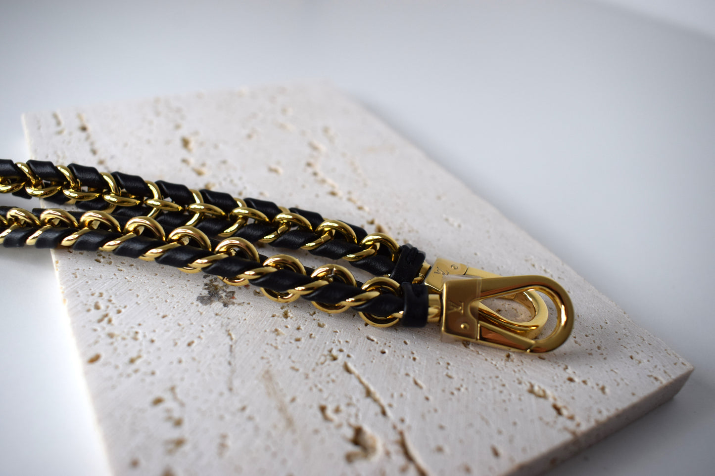 Louis Vuitton Schulterriemen Gold Leder Schwarz