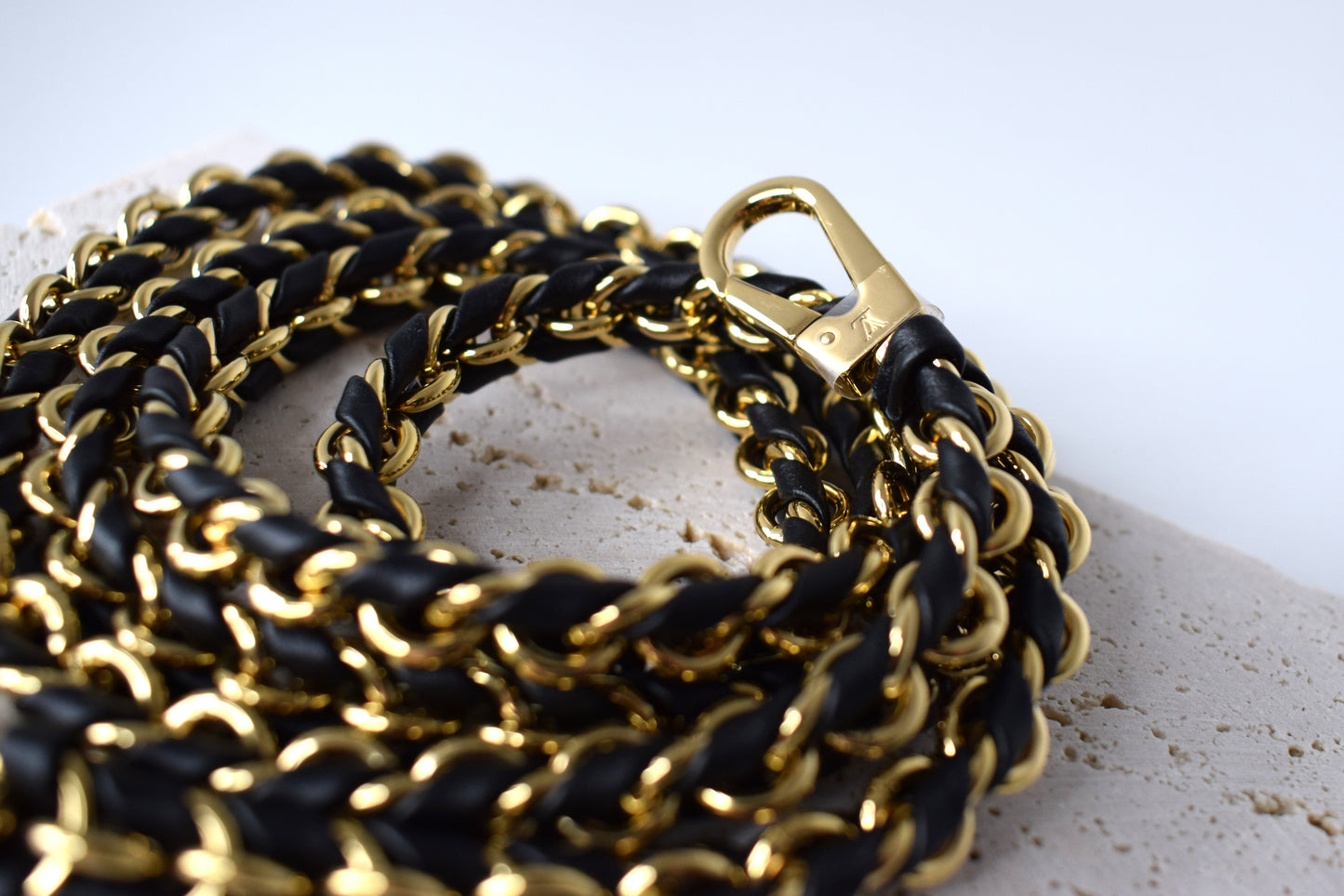 Louis Vuitton Schulterriemen Gold Leder Schwarz