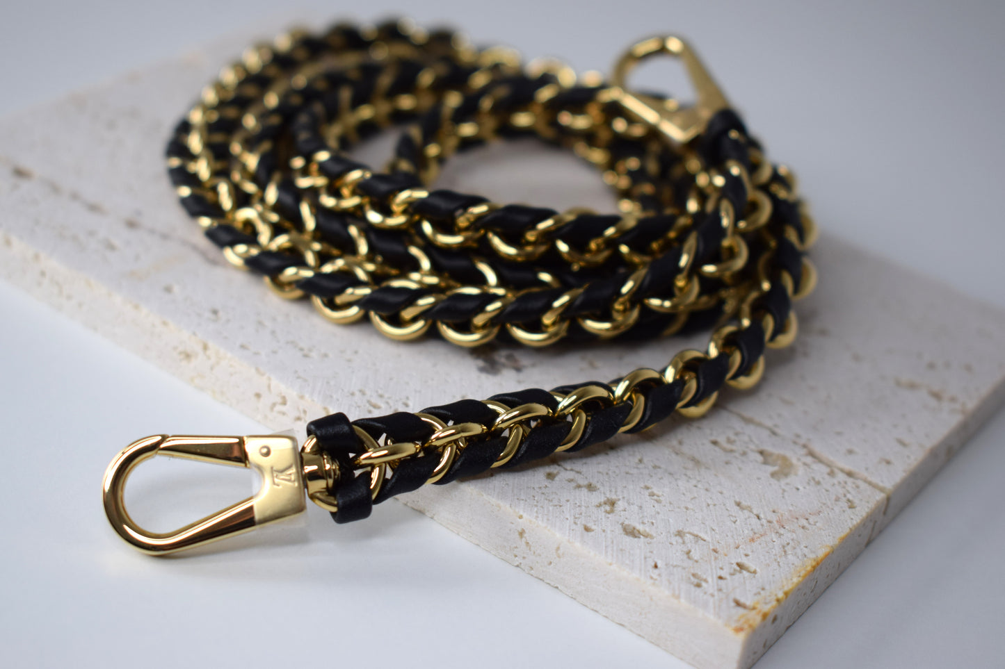 Louis Vuitton Schulterriemen Gold Leder Schwarz