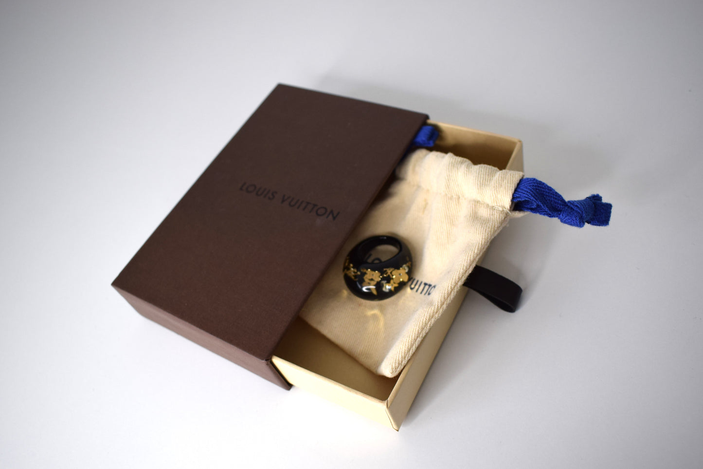 Louis Vuitton Inclusion Ring Größe M Schwarz Gold