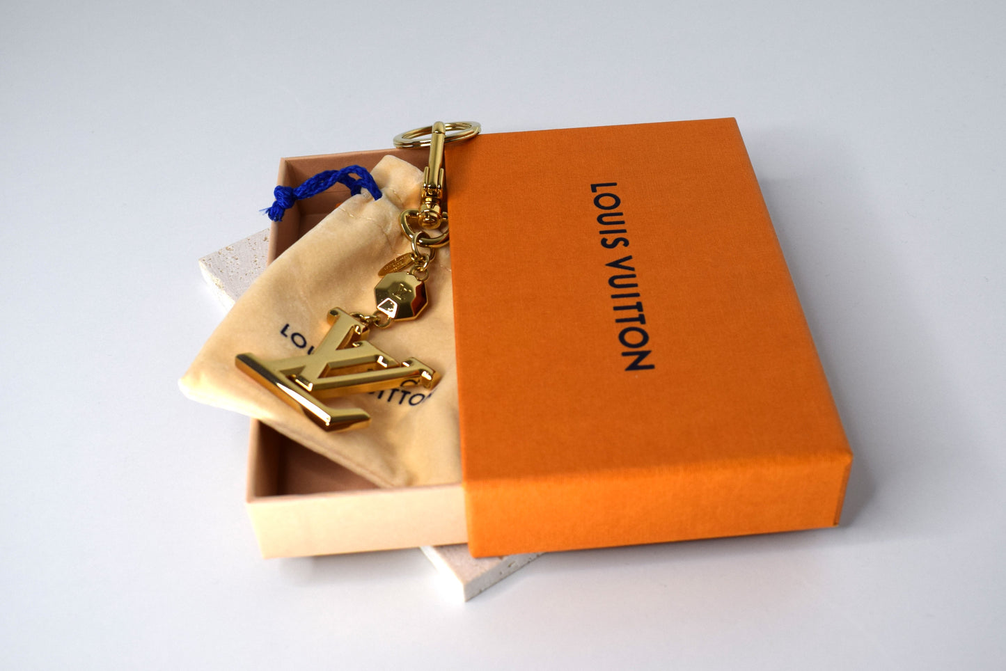 Louis Vuitton Schlüsselanhänger Taschenanhänger Gold Monogram