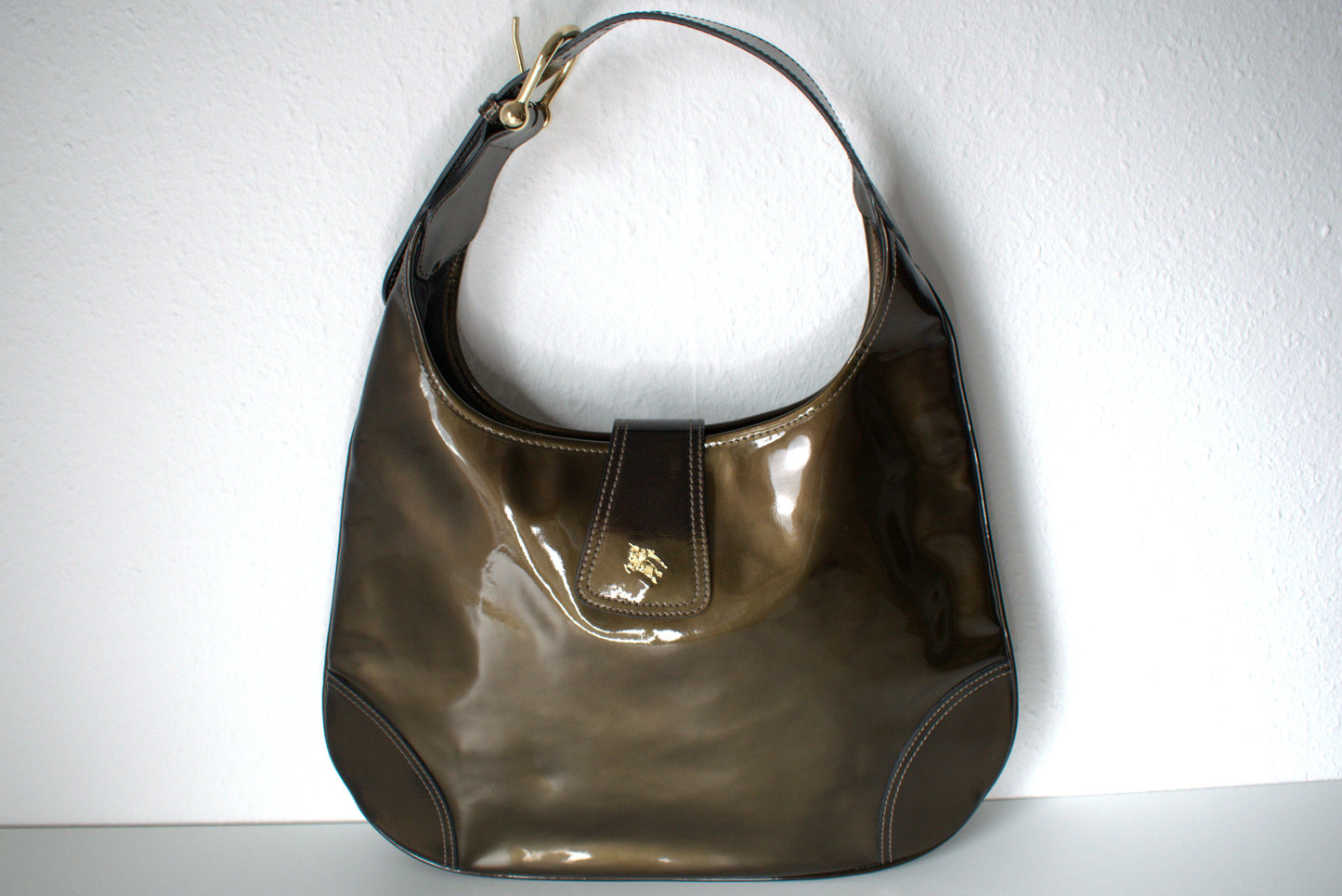 Burberry Lackleder Hobo Bag Khaki Gold