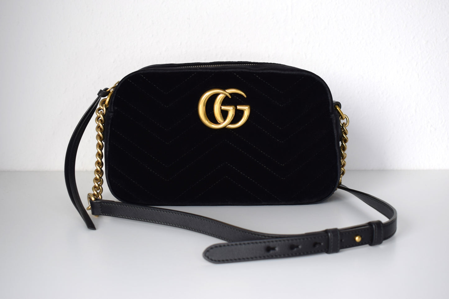 Gucci Marmont Samt Crossbody Bag Schwarz Gold