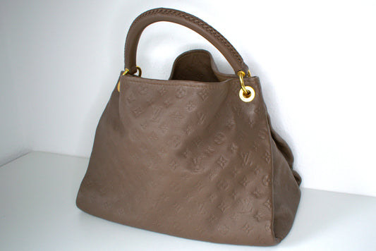 Louis Vuitton Artsy MM Empreinte Leder Braun