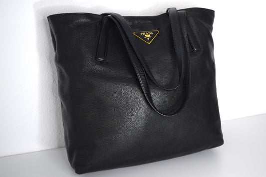 Prada Schultertasche Schwarz Leder Gold